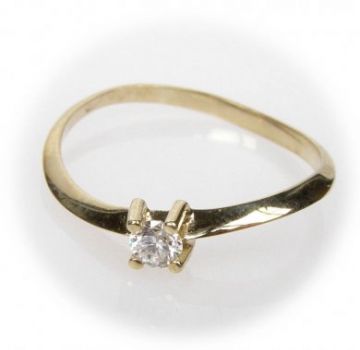 Zlatý zásnubní prsten s briliantem velikost 53