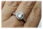 Stříbrný prsten se zirkony 939/2 velikost 57