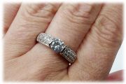 Stříbrný prsten se zirkony 1082 velikost 56