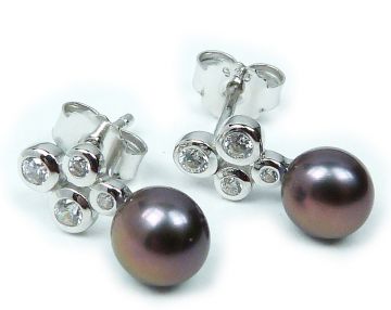 Stříbrné náušnice 29-2144 s perlou