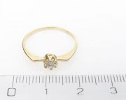 Zlatý zásnubní prsten s briliantem velikost 54