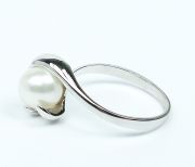 Prsten z bílého zlata s perlou velikost 53