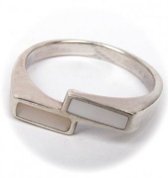 Stříbrný prsten s perletí velikost 56