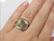 Stříbrný prsten s perletí velikost 52