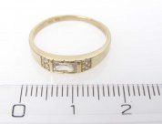 Zlatý prsten se zirkony velikost 51