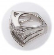 Stříbrný prsten se zirkony velikost 52