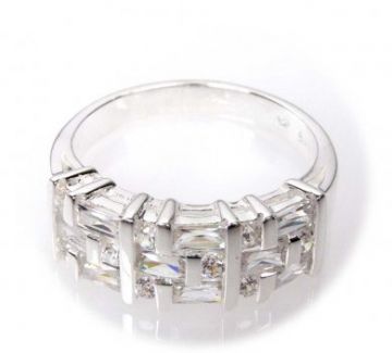 Stříbrný prsten s bílými zirkony velikost 53