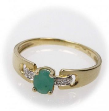 Zlatý prsten s brilianty a smaragdy velikost 56