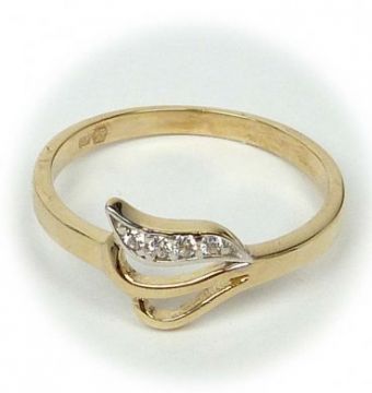 Zlatý prsten se zirkony velikost 57