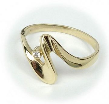 Zlatý prsten se zirkonem velikost 64