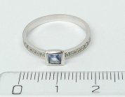 Prsten z bílého zlata se zirkony velikost 54