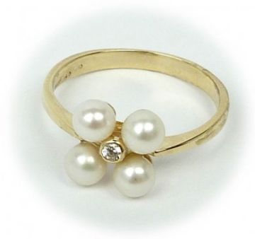 Zlatý prsten s pravými perlami a zirkonem velikost 54