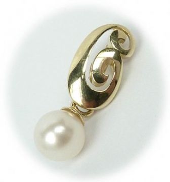 Zlatý přívěsek s pravou perlou