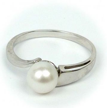 Prsten bílé zlato s pravou perlou 7 mm velikost 55