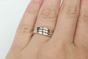 Stříbrný prsten se zirkony velikost 52