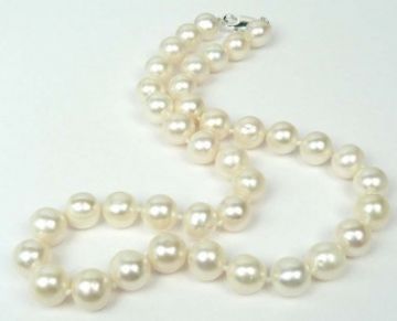 Bílé sladkovodní perly Potato 7-7,5 mm se stříbrným uzávěrem 50 cm