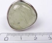 Stříbrný prsten s jadeitem velikost 54