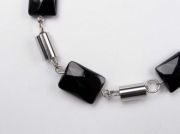 Ocelový náhrdelník s onyxem 45 cm