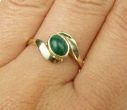 Zlatý prsten s malachitem velikost 56