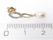 Zlaté náušnice s perlou
