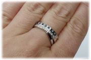 Prsten z bílého zlata s bílými a černými brilianty Velikost56