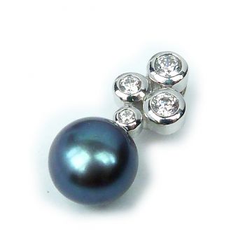 Stříbrný přívěsek 29-2145 s perlou
