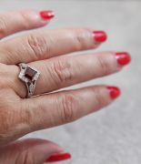 Stříbrný prsten s granátem 426000921 Vel 56
