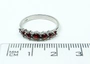 Stříbrný granátový prsten AGR21031 vel. 52