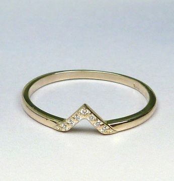Zlatý prsten s diamanty velikost 55