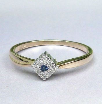 Zlatý prsten s diamanty a safírem velikost 56