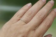 Zlatý prsten s diammanty velikost 52