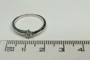 Prsten z bílého zlata s diamantem velikost 53