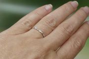 Prsten z bílého zlata s diamanty velikost 53
