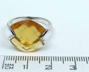 Stříbrný prsten s citrínem velikost 57