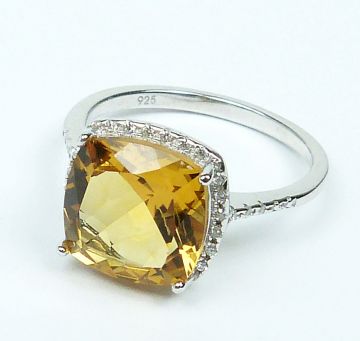 Stříbrný prsten s citrínem a zirkony velikost 52