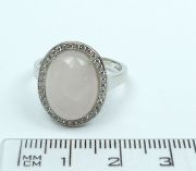 Stříbrný prsten s růženínem velikost 57